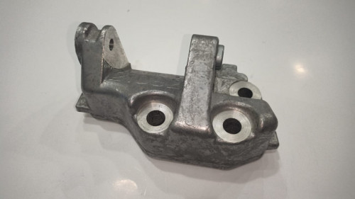 ВАЗ-21082 КРОНШТЕЙН КРЕПЛЕНИЯ ГЕНЕРАТОРА НИЖНИЙ 21082370165000 (Тольятти)